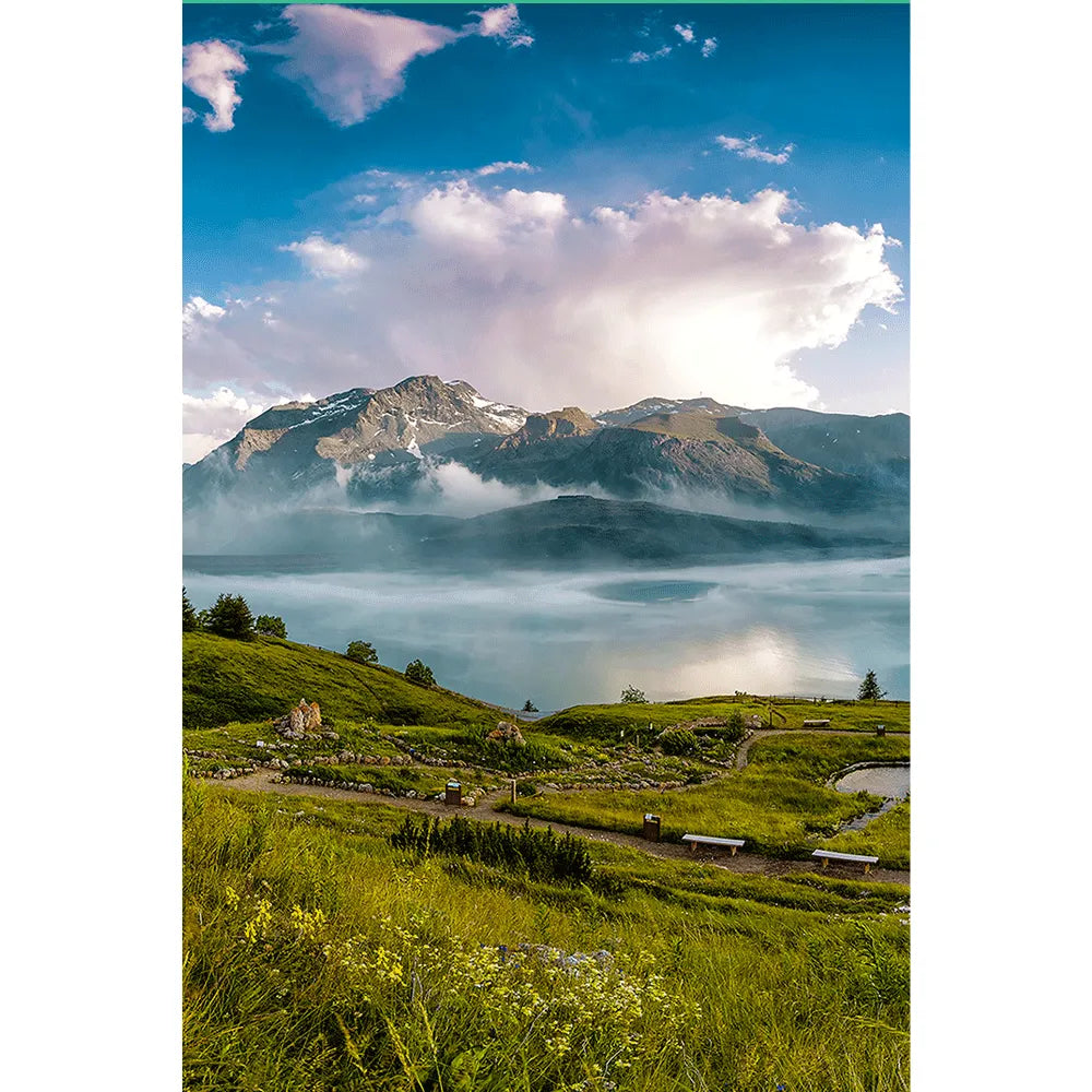 Wechselbild Gebirge mit kleinem See Hochformat