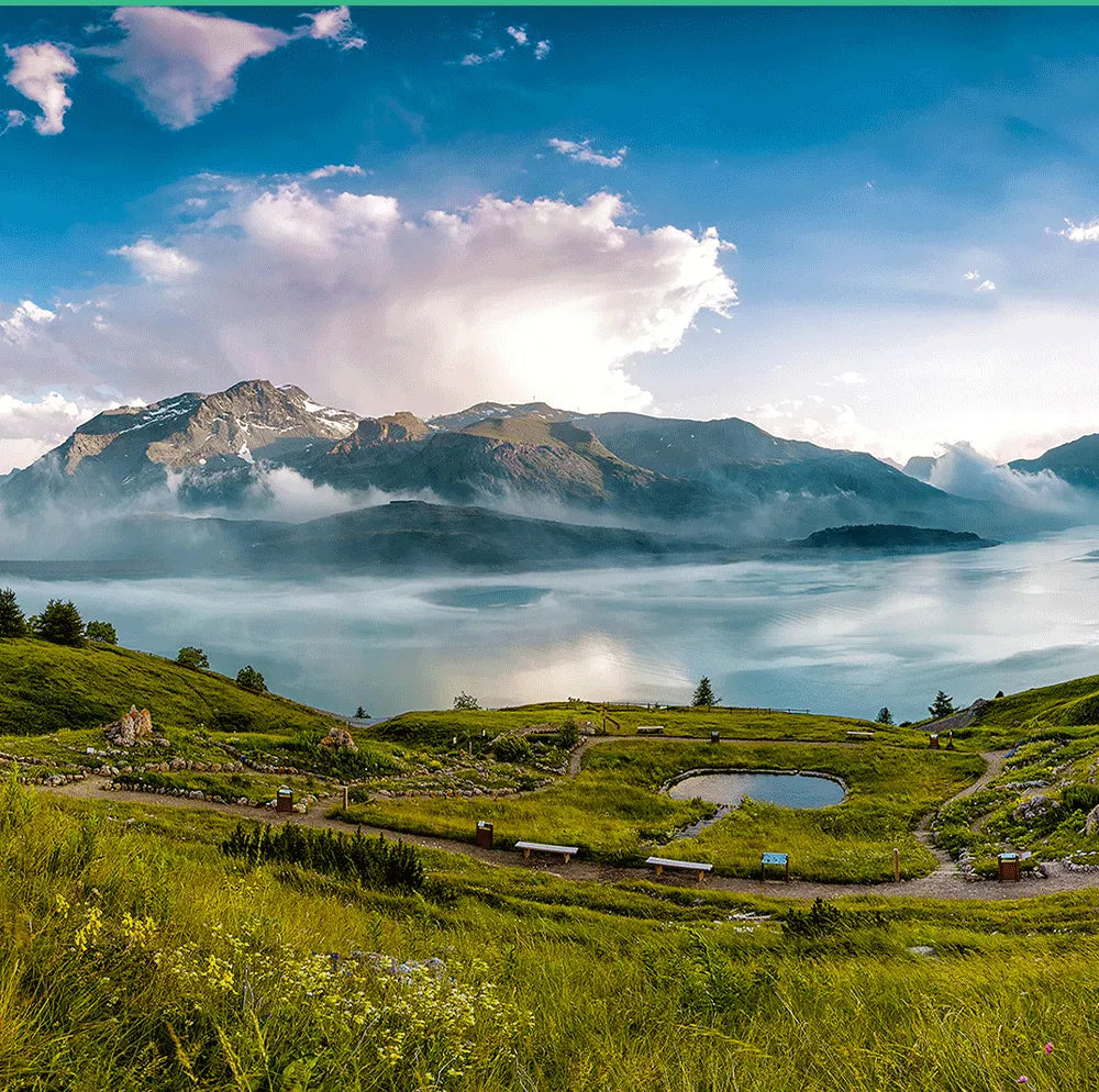 Poster Gebirge mit kleinem See Quadrat